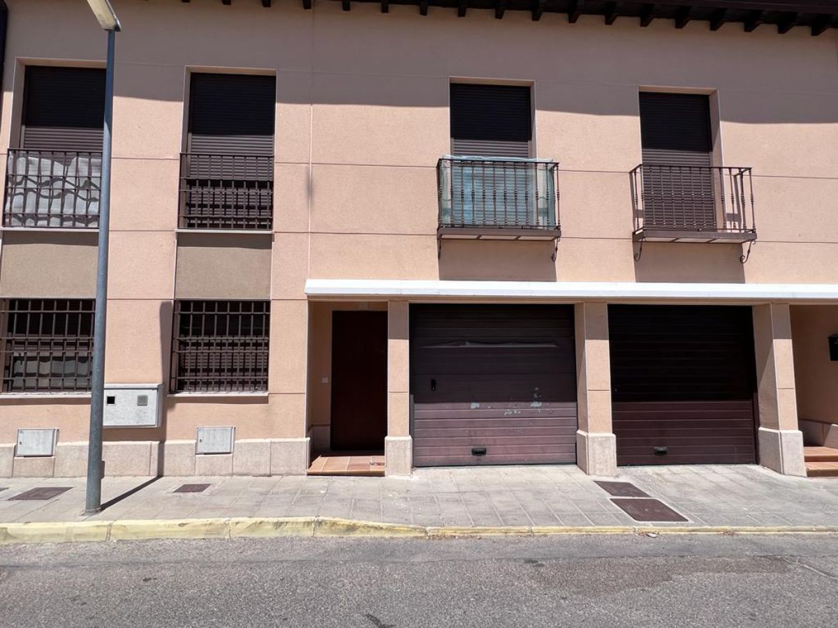 Venta de dúplex en Ontígola