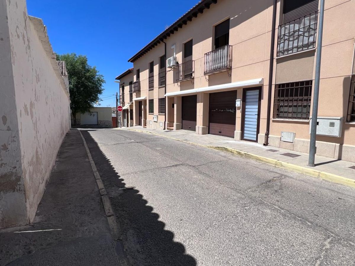 Venta de dúplex en Ontígola