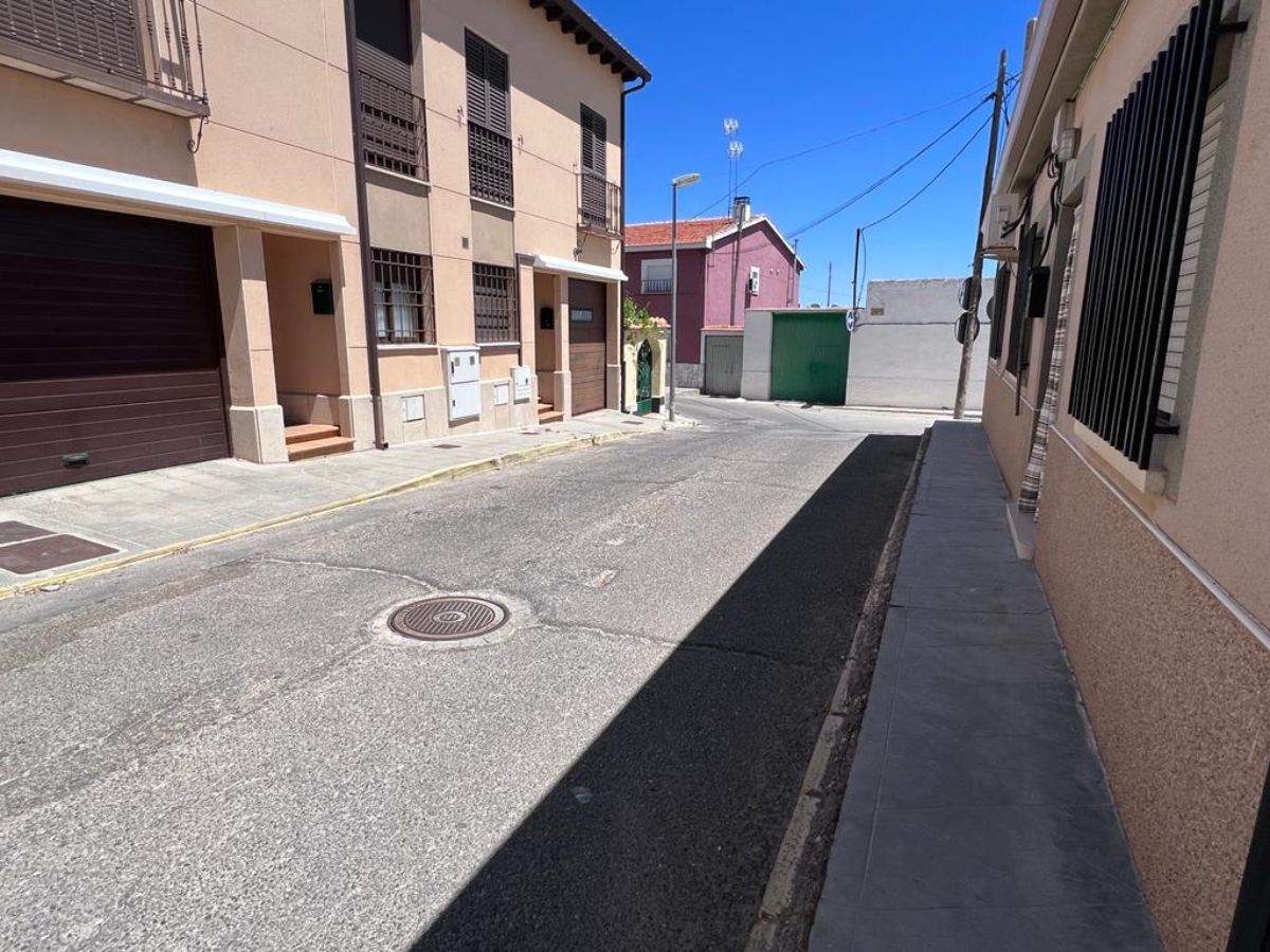 Venta de dúplex en Ontígola