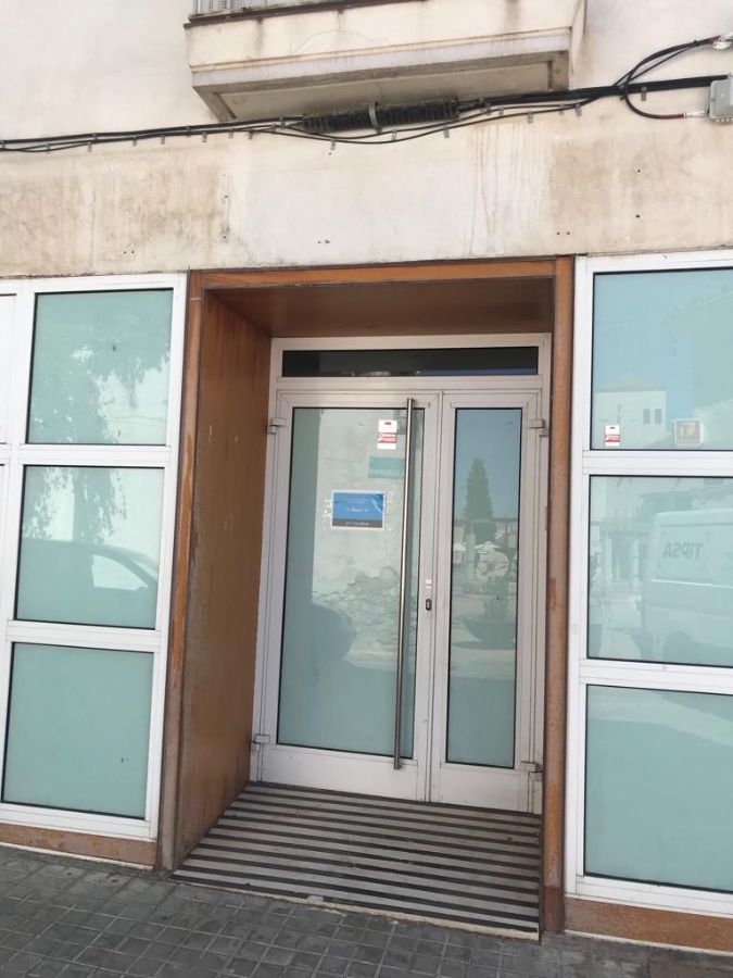 Venta de local comercial en Torres de la Alameda