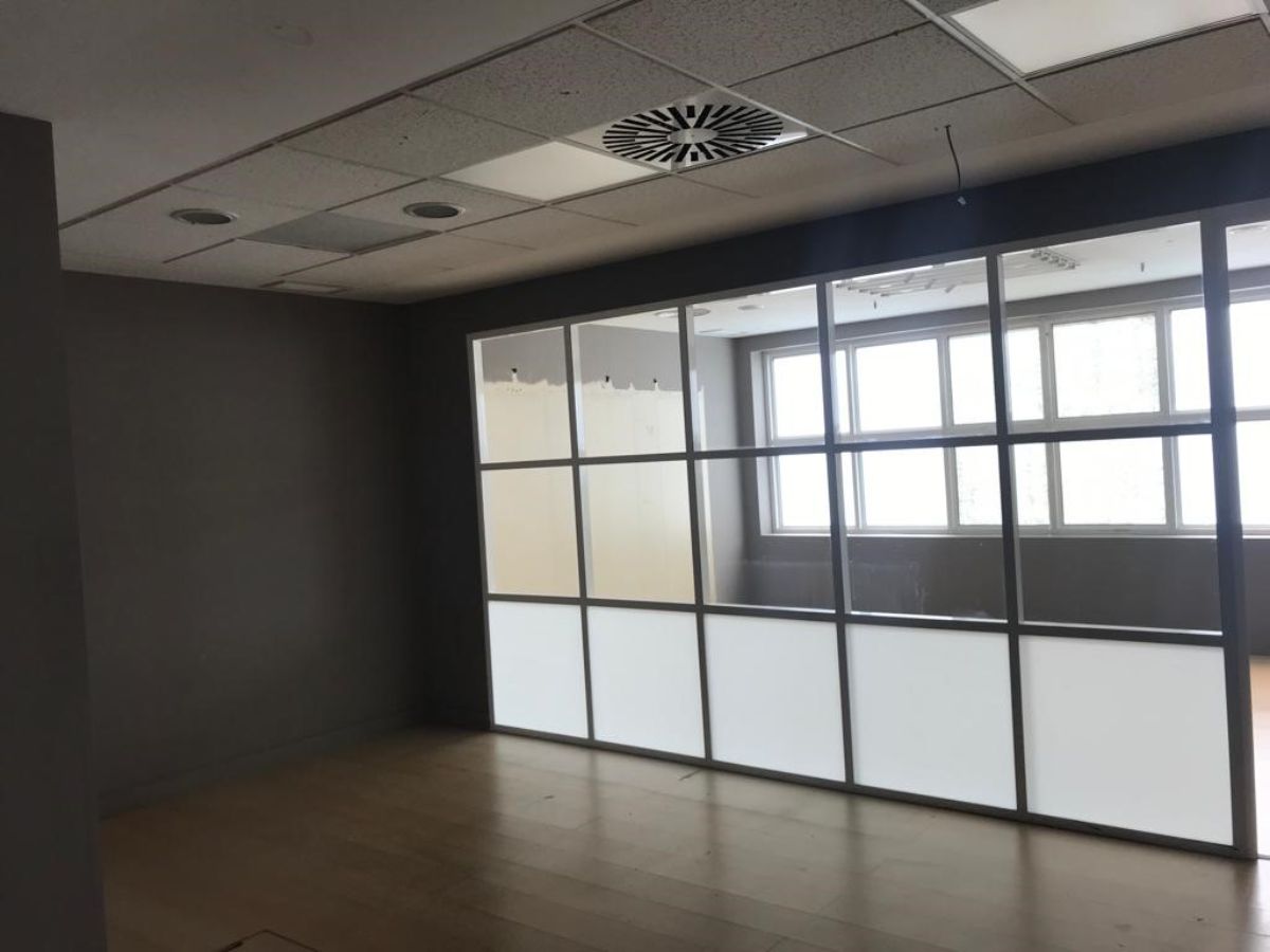 Venta de local comercial en Torres de la Alameda