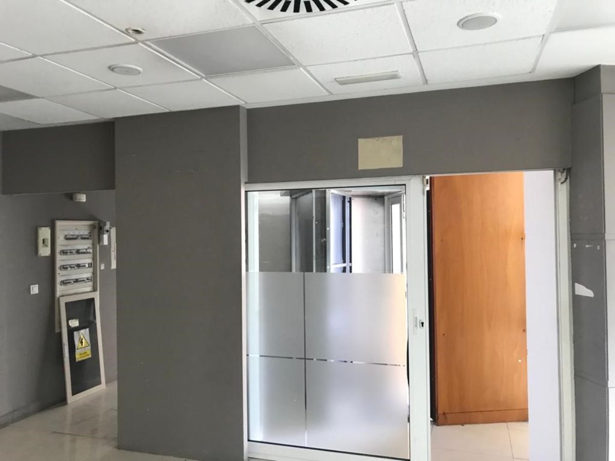Venta de local comercial en Torres de la Alameda