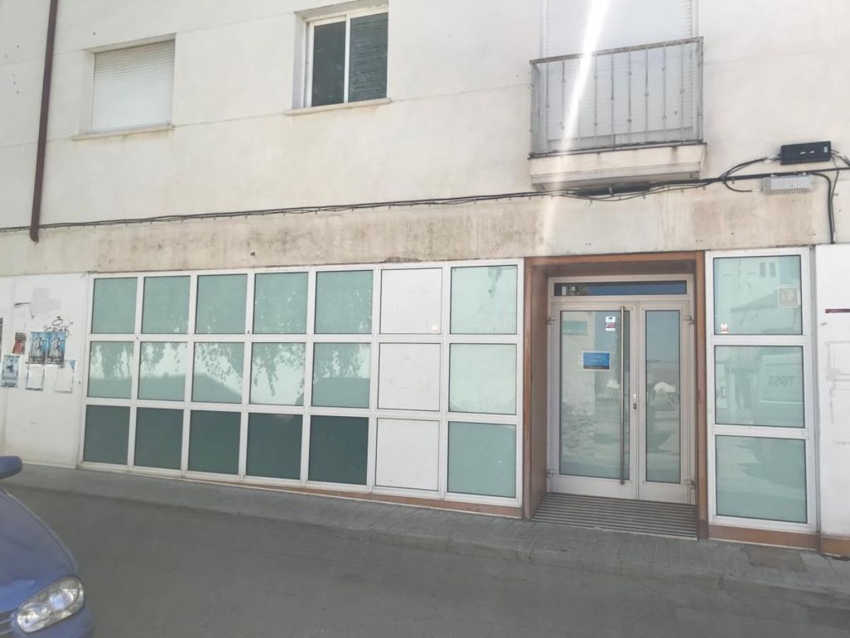 Venta de local comercial en Torres de la Alameda