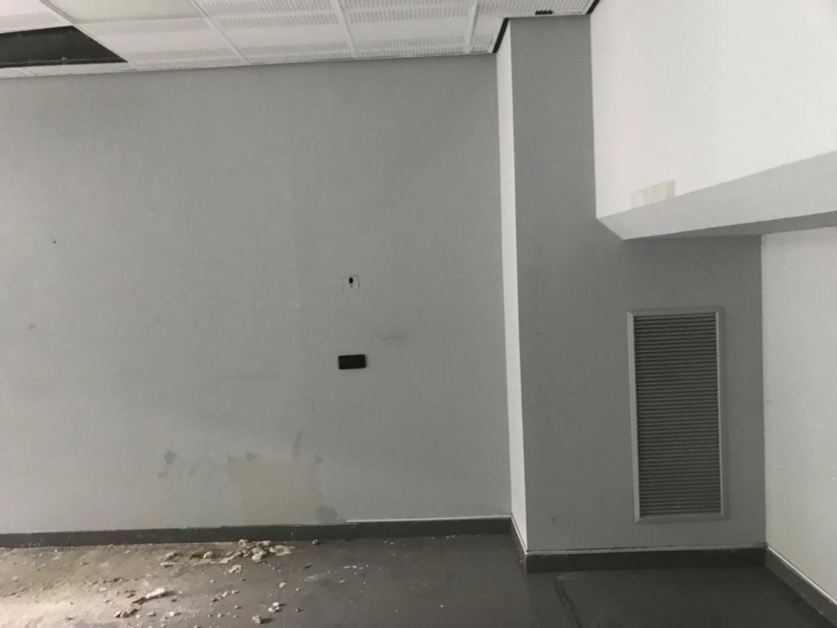 Venta de local comercial en San Fernando de Henares