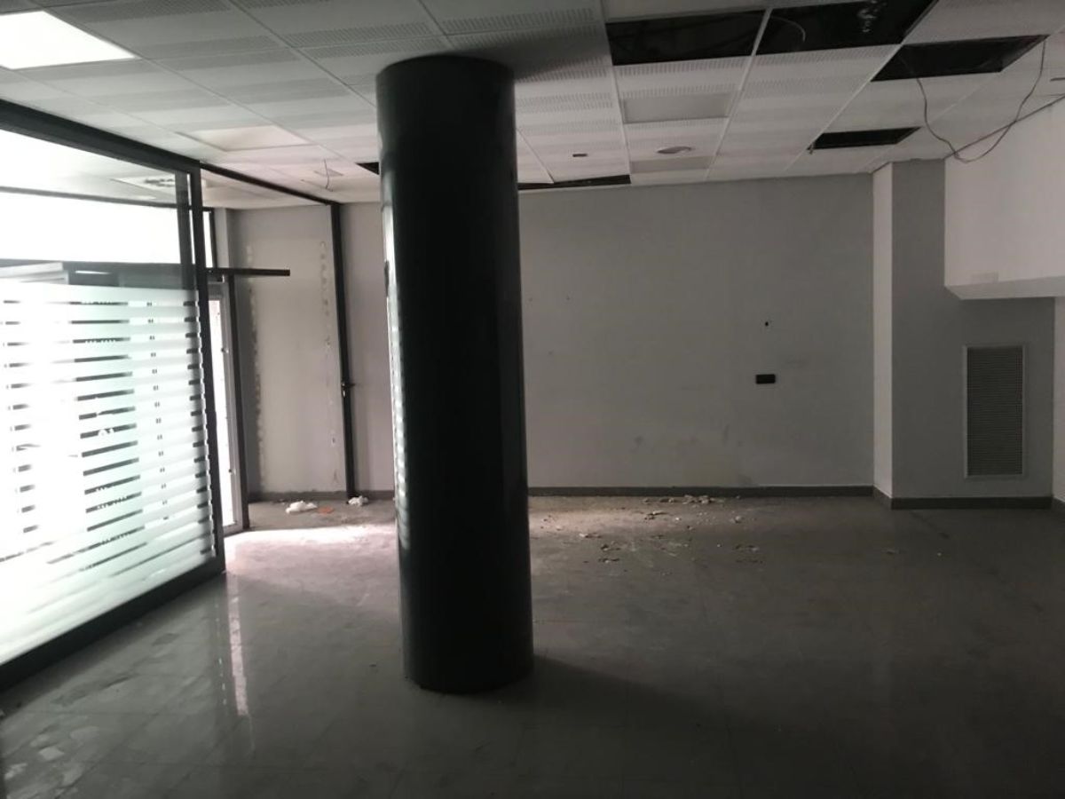 Venta de local comercial en San Fernando de Henares