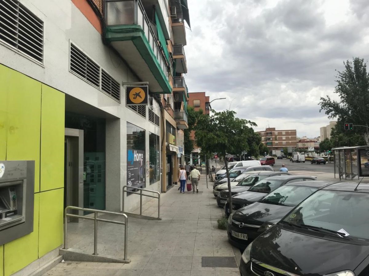 Venta de local comercial en San Fernando de Henares