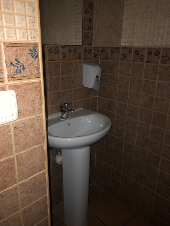 Venta de local comercial en Humanes de Madrid