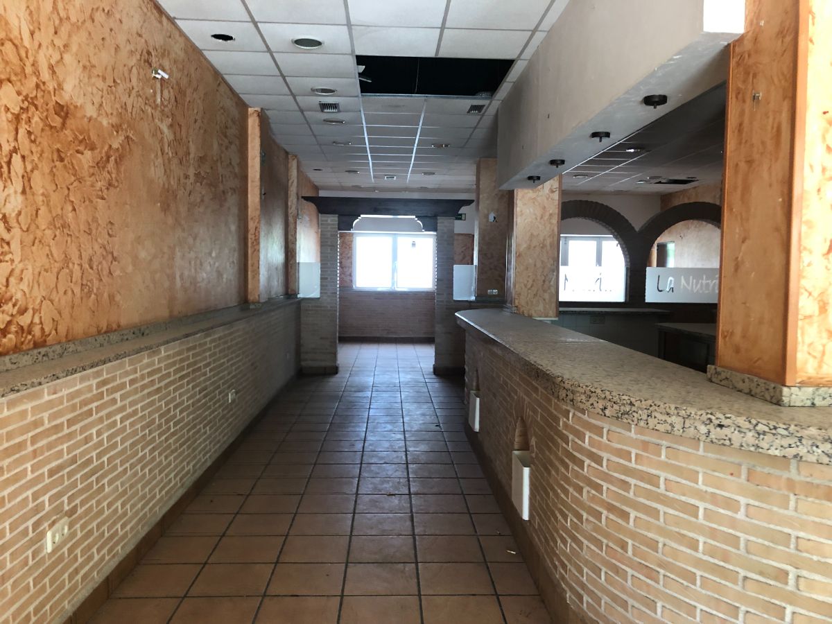 Venta de local comercial en Humanes de Madrid