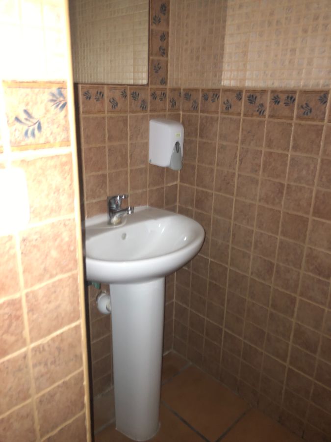 Venta de local comercial en Humanes de Madrid