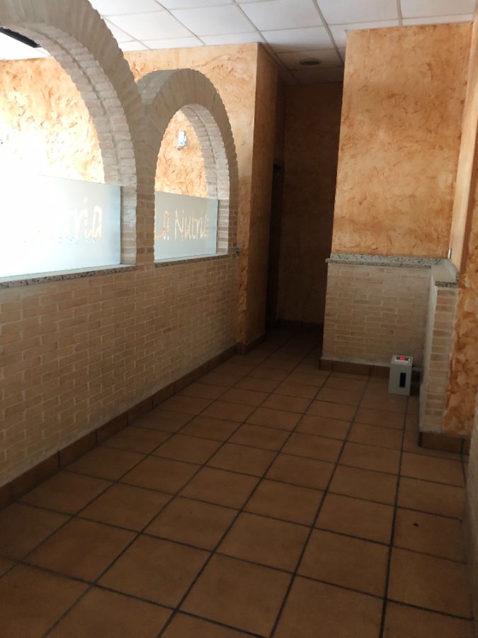 Venta de local comercial en Humanes de Madrid