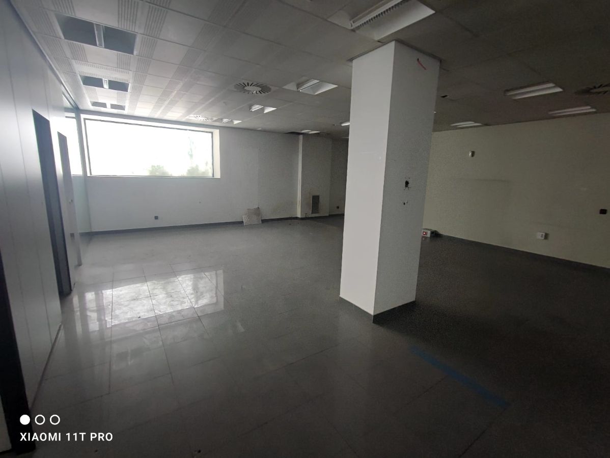 Venta de local comercial en Majadahonda