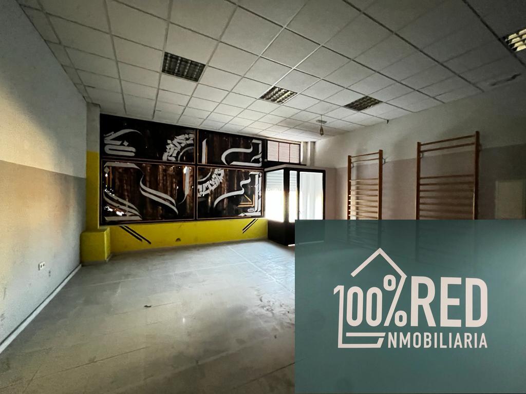 Venta de local comercial en Camarena