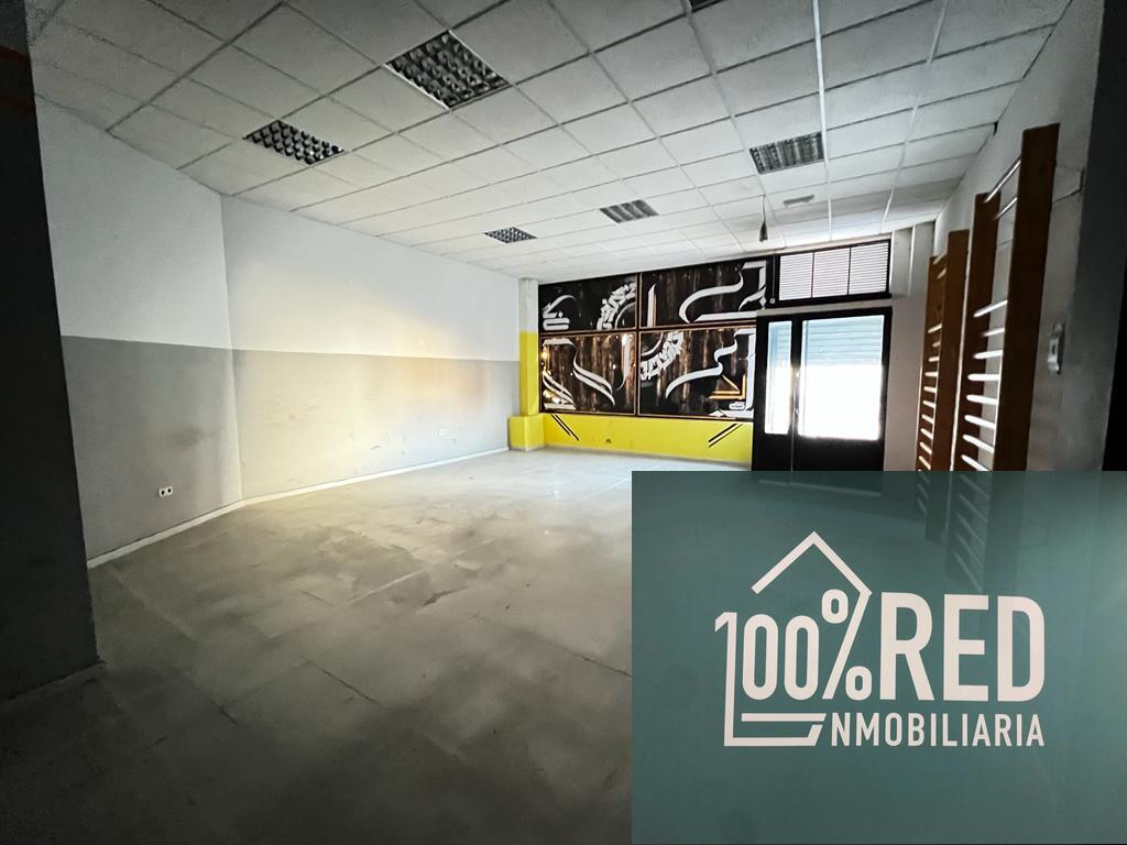 Venta de local comercial en Camarena