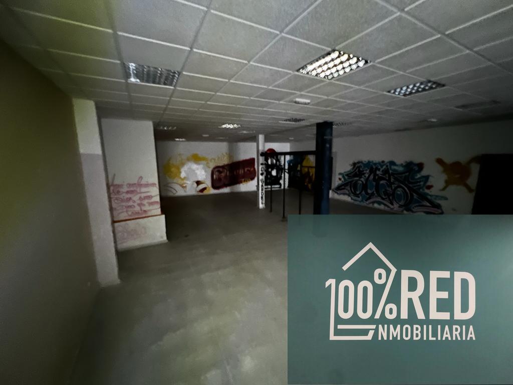 Venta de local comercial en Camarena