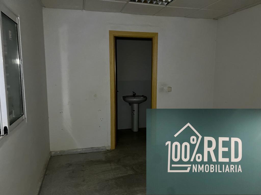 Venta de local comercial en Camarena