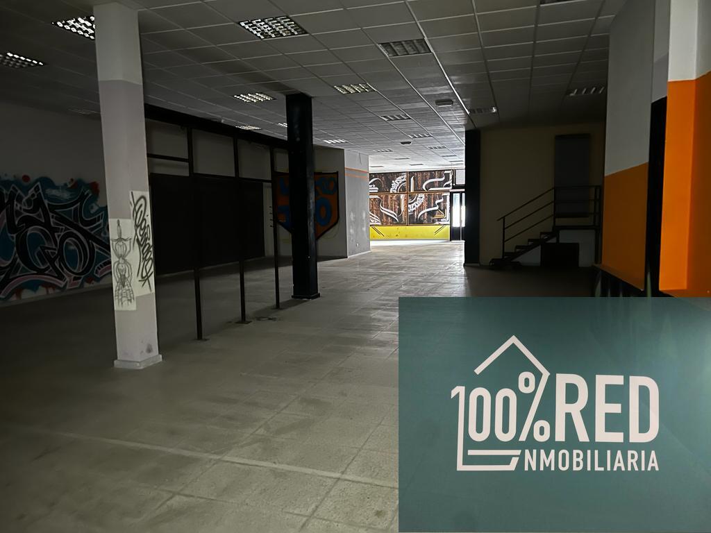 Venta de local comercial en Camarena