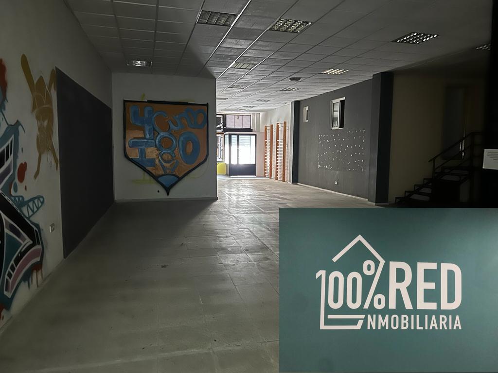 Venta de local comercial en Camarena