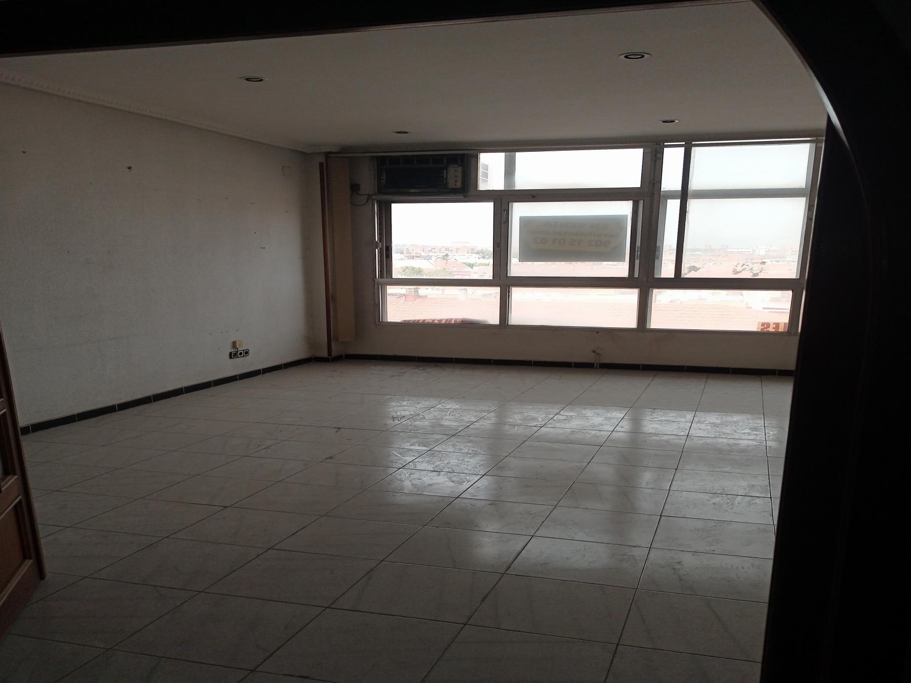 Venta de local comercial en Madrid