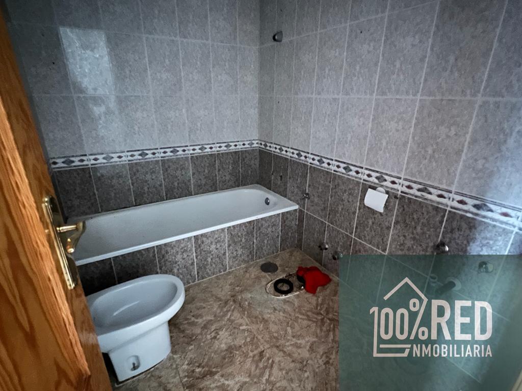 Venta de casa en La Puebla de Almoradiel