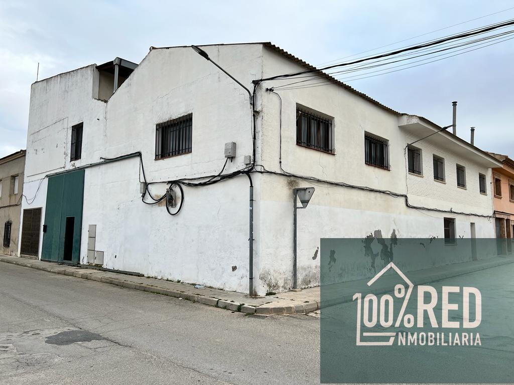 Venta de nave industrial en La Puebla de Almoradiel