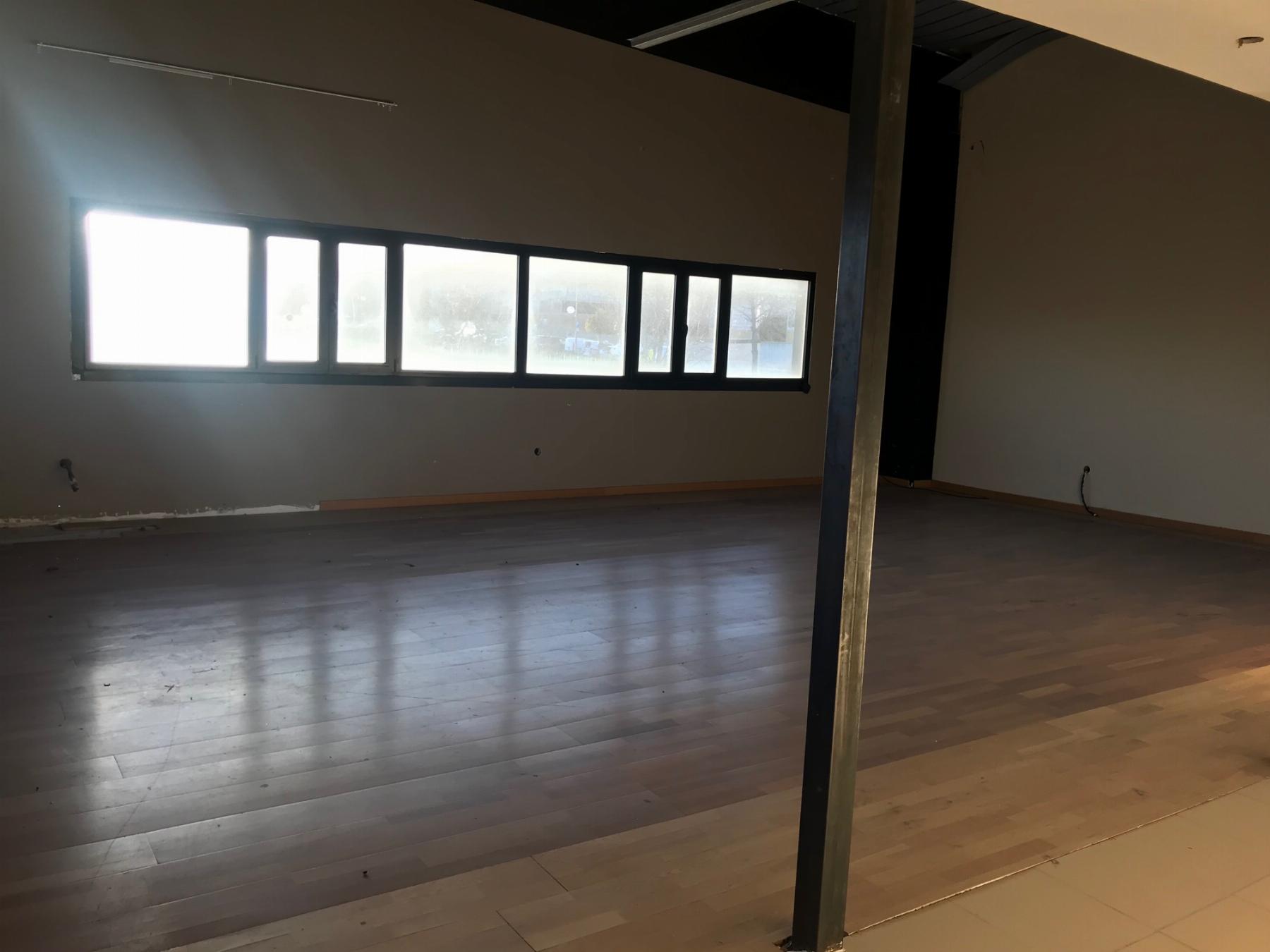 Venta de nave industrial en Camarma de Esteruelas