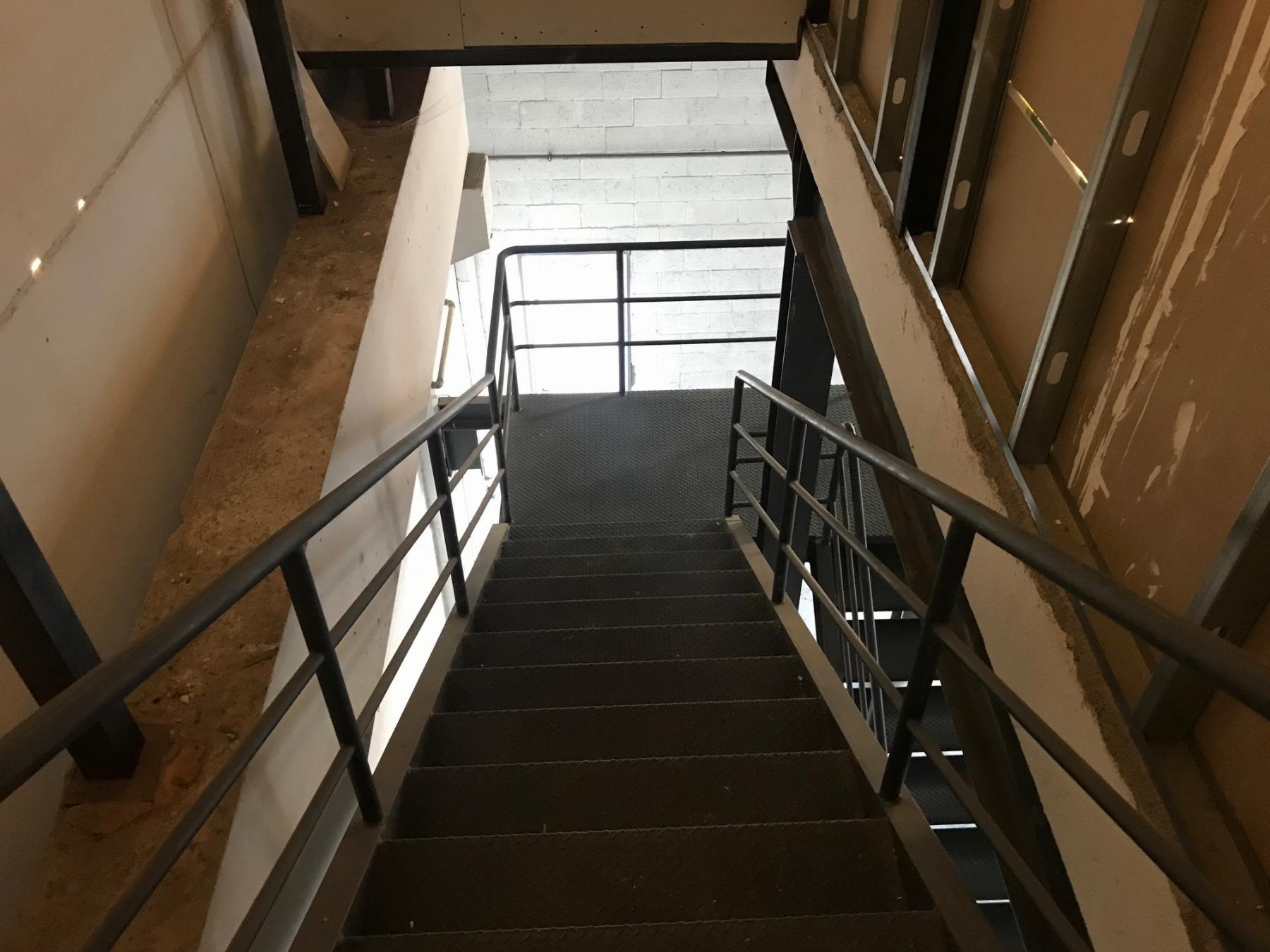 Venta de nave industrial en Camarma de Esteruelas