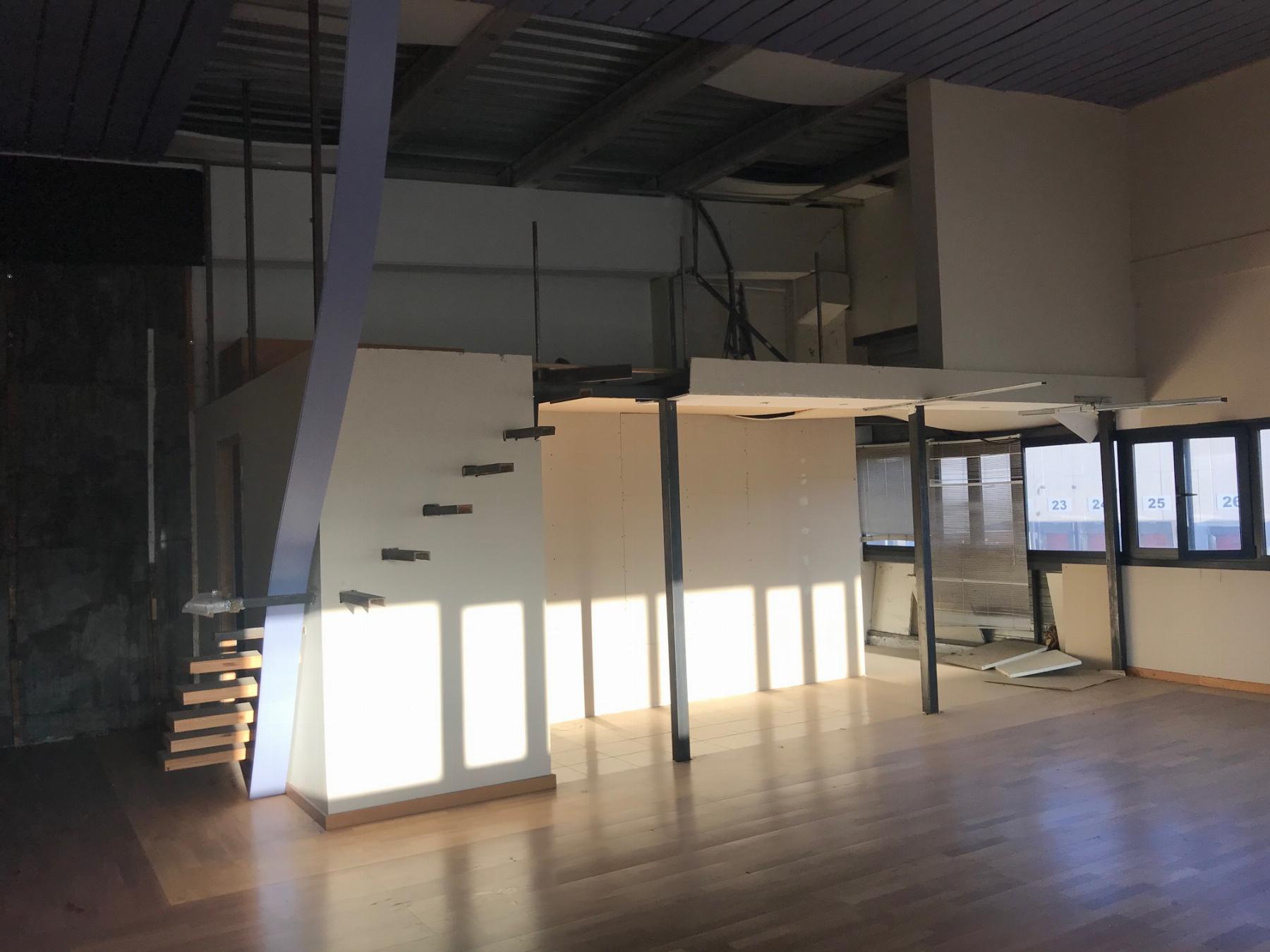 Venta de nave industrial en Camarma de Esteruelas