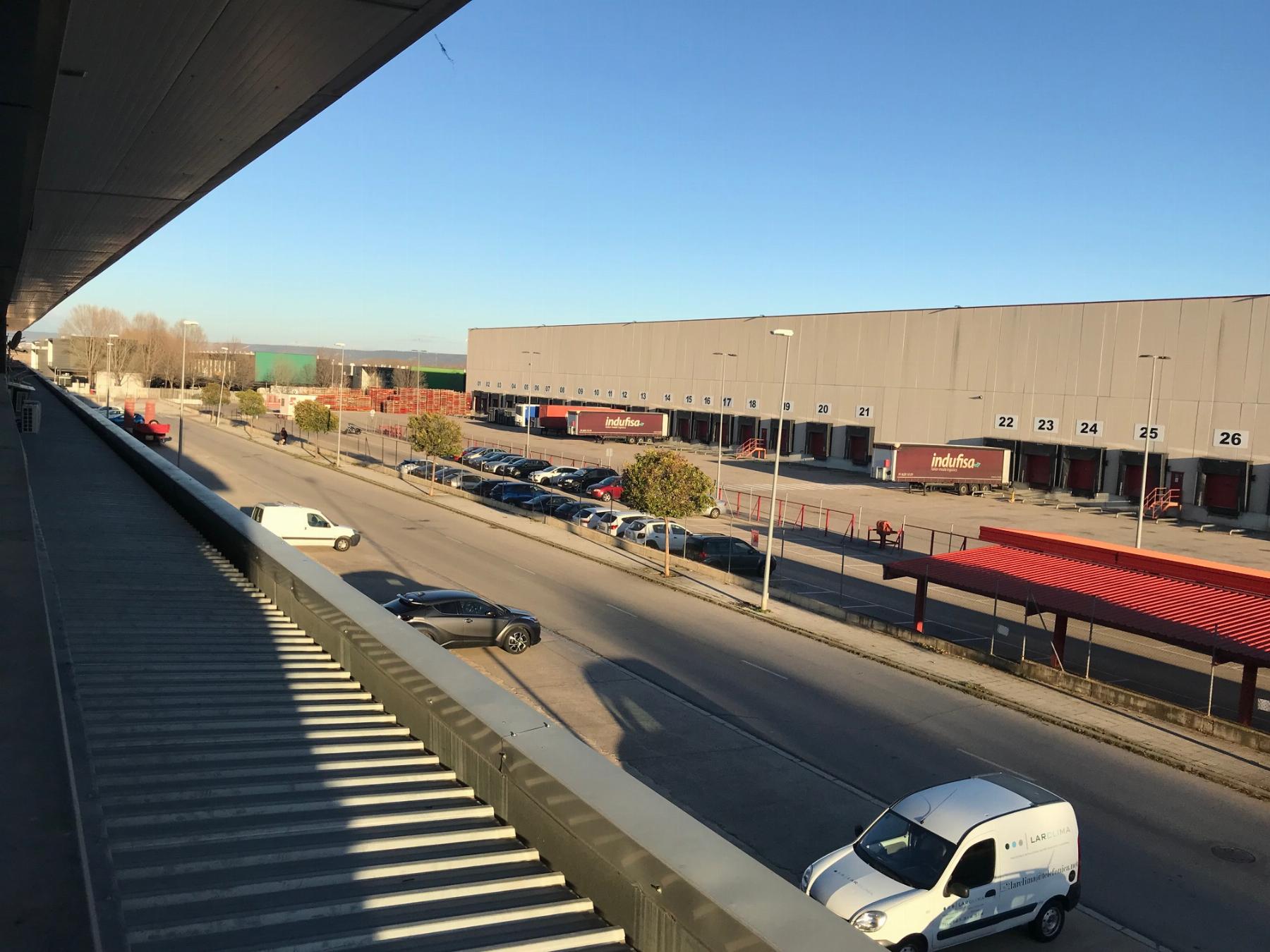 Venta de nave industrial en Camarma de Esteruelas