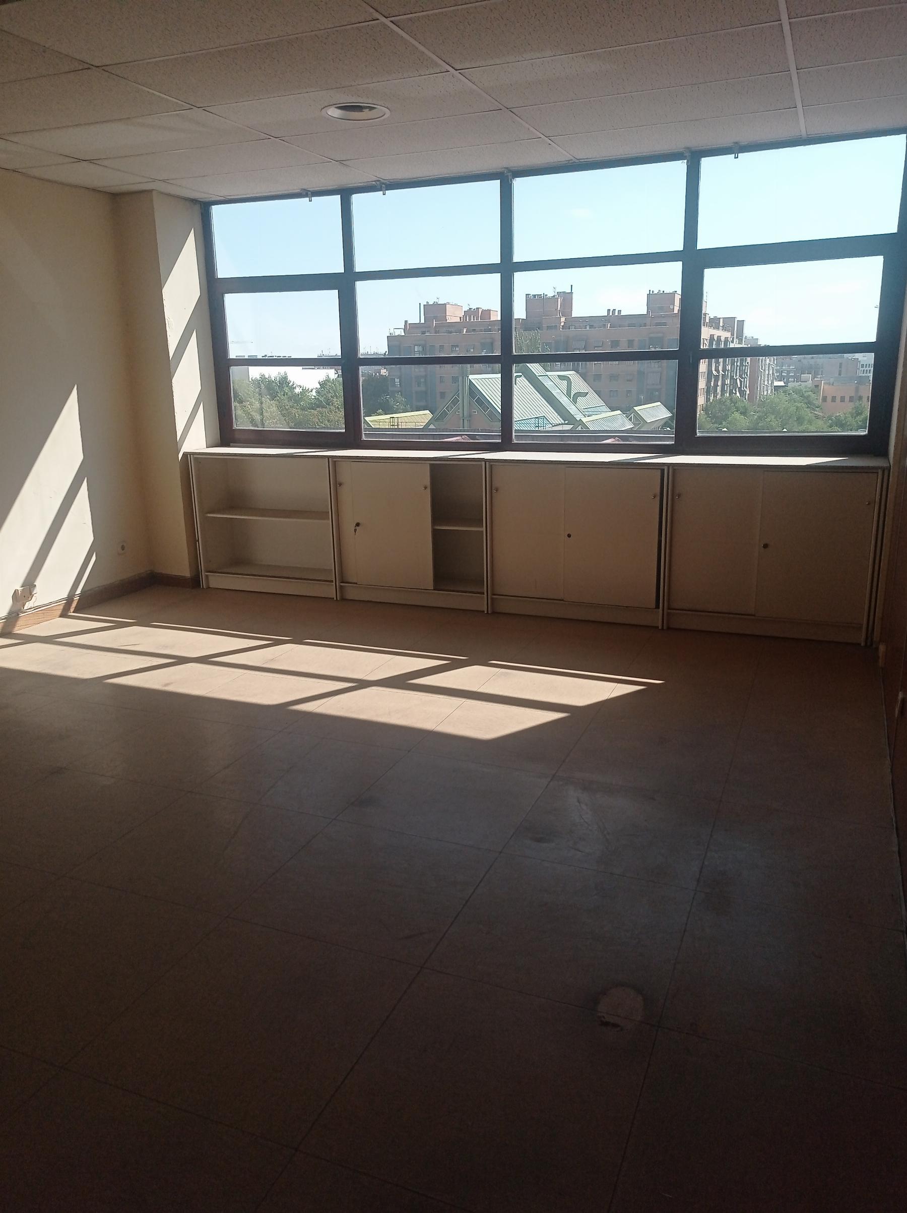Venta de nave industrial en Madrid