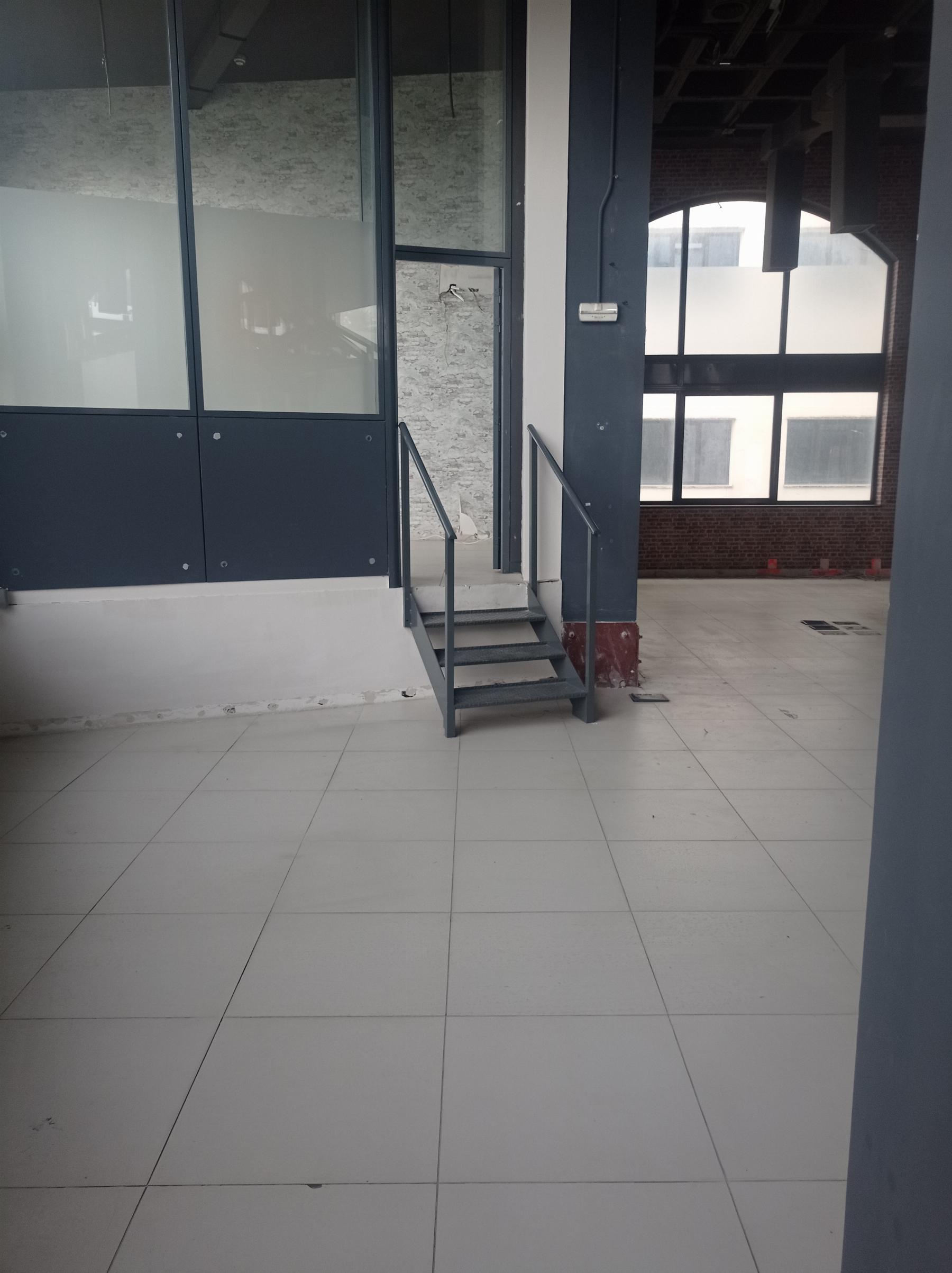 Venta de nave industrial en Madrid