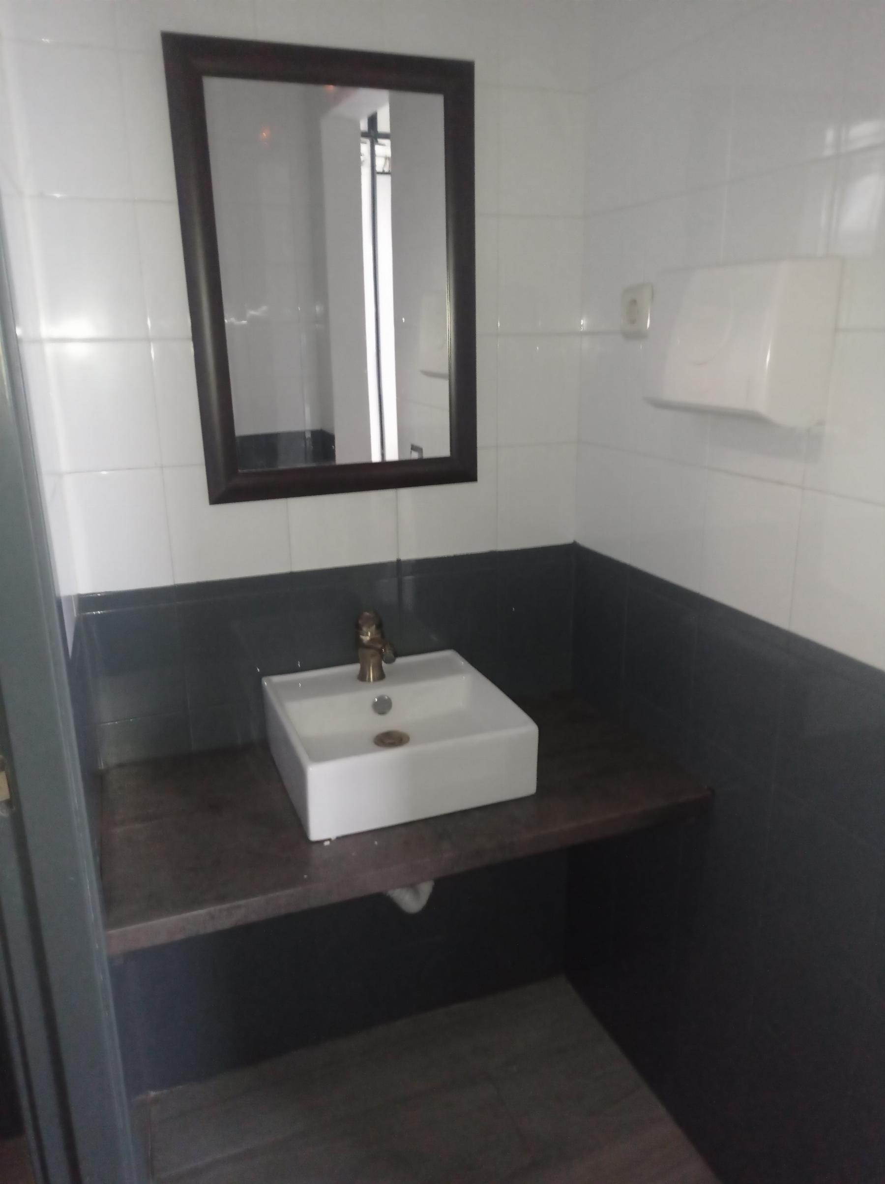 Venta de nave industrial en Madrid