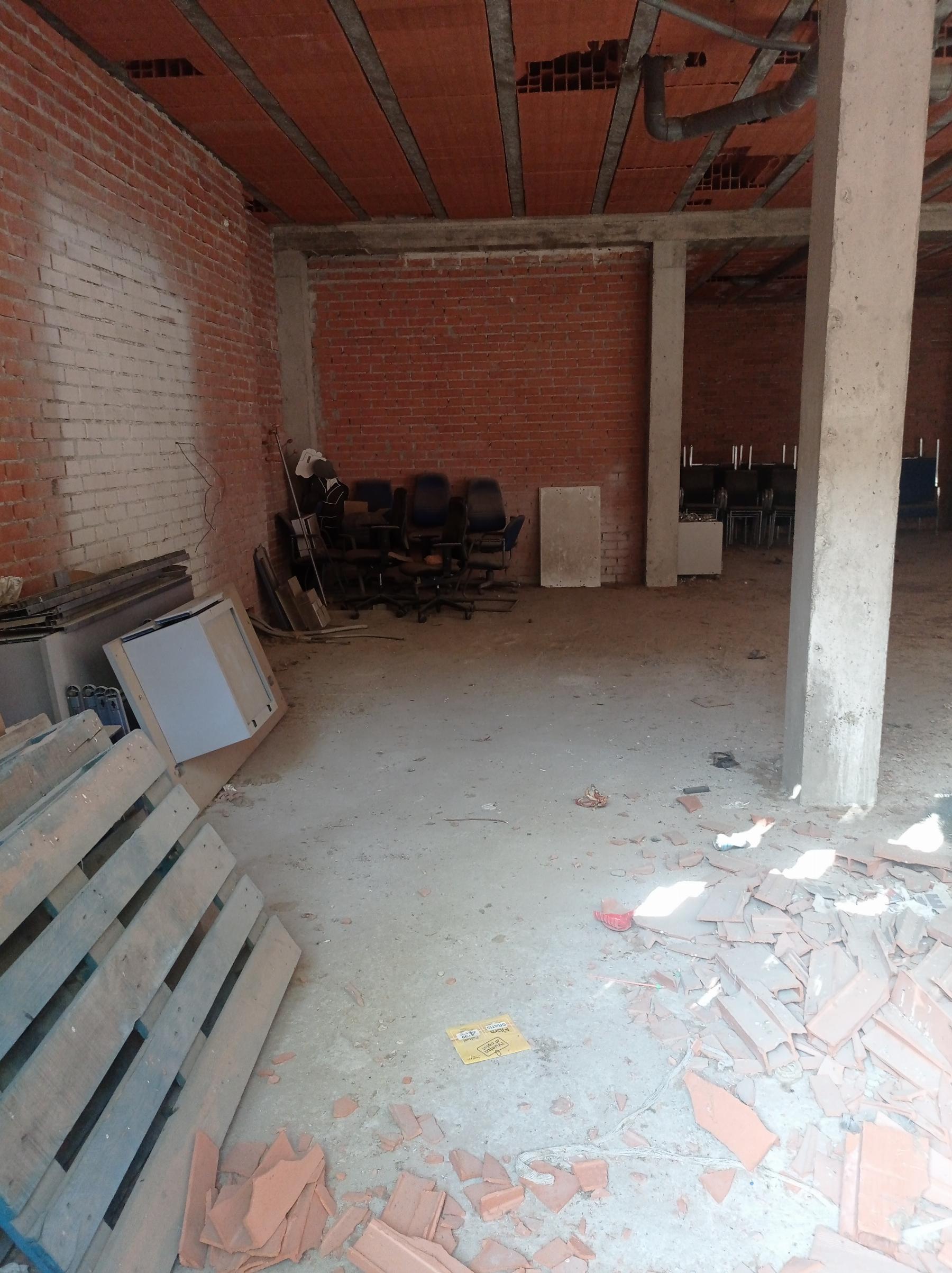Venta de local comercial en Alcalá de Henares
