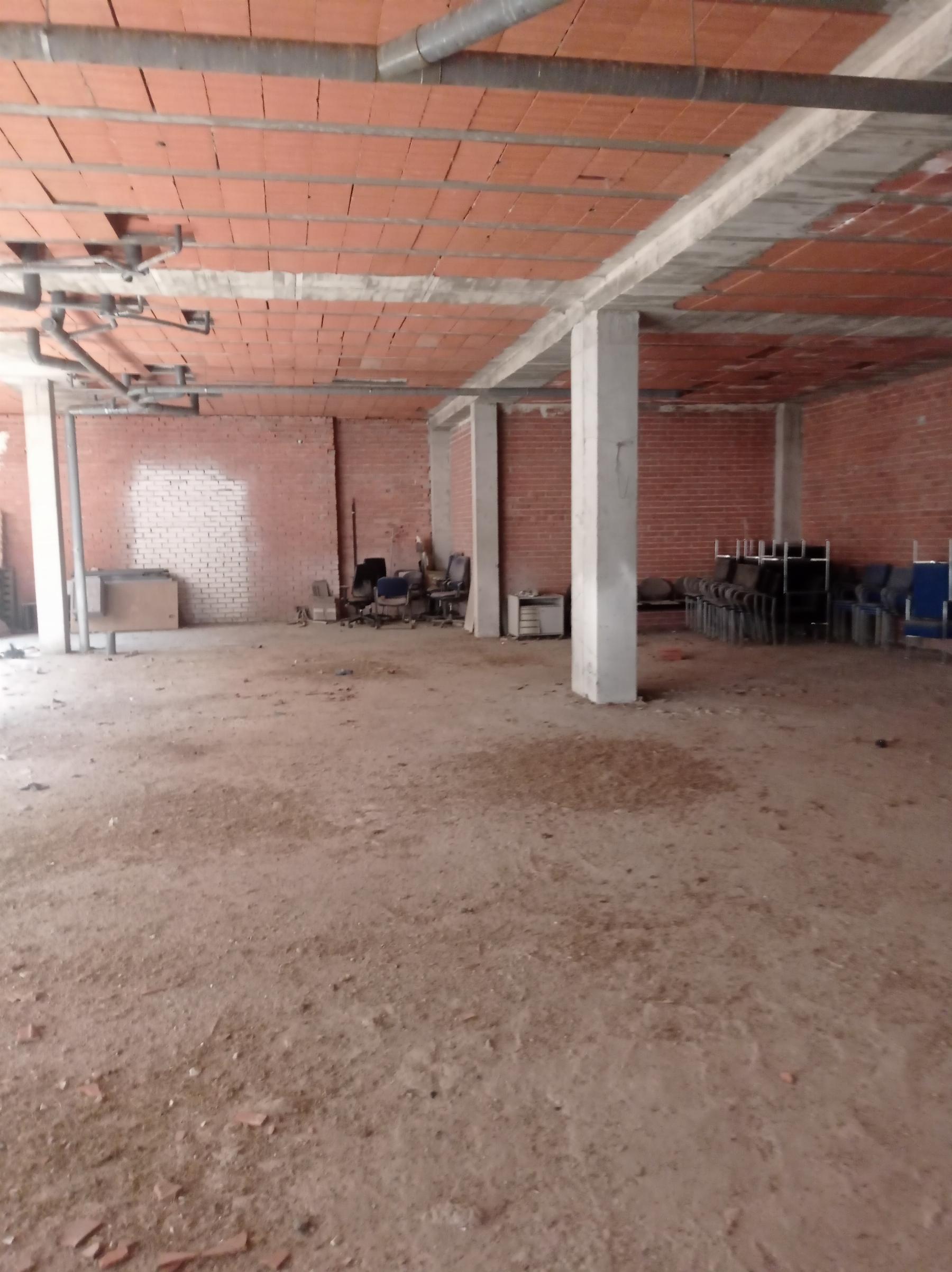 Venta de local comercial en Alcalá de Henares