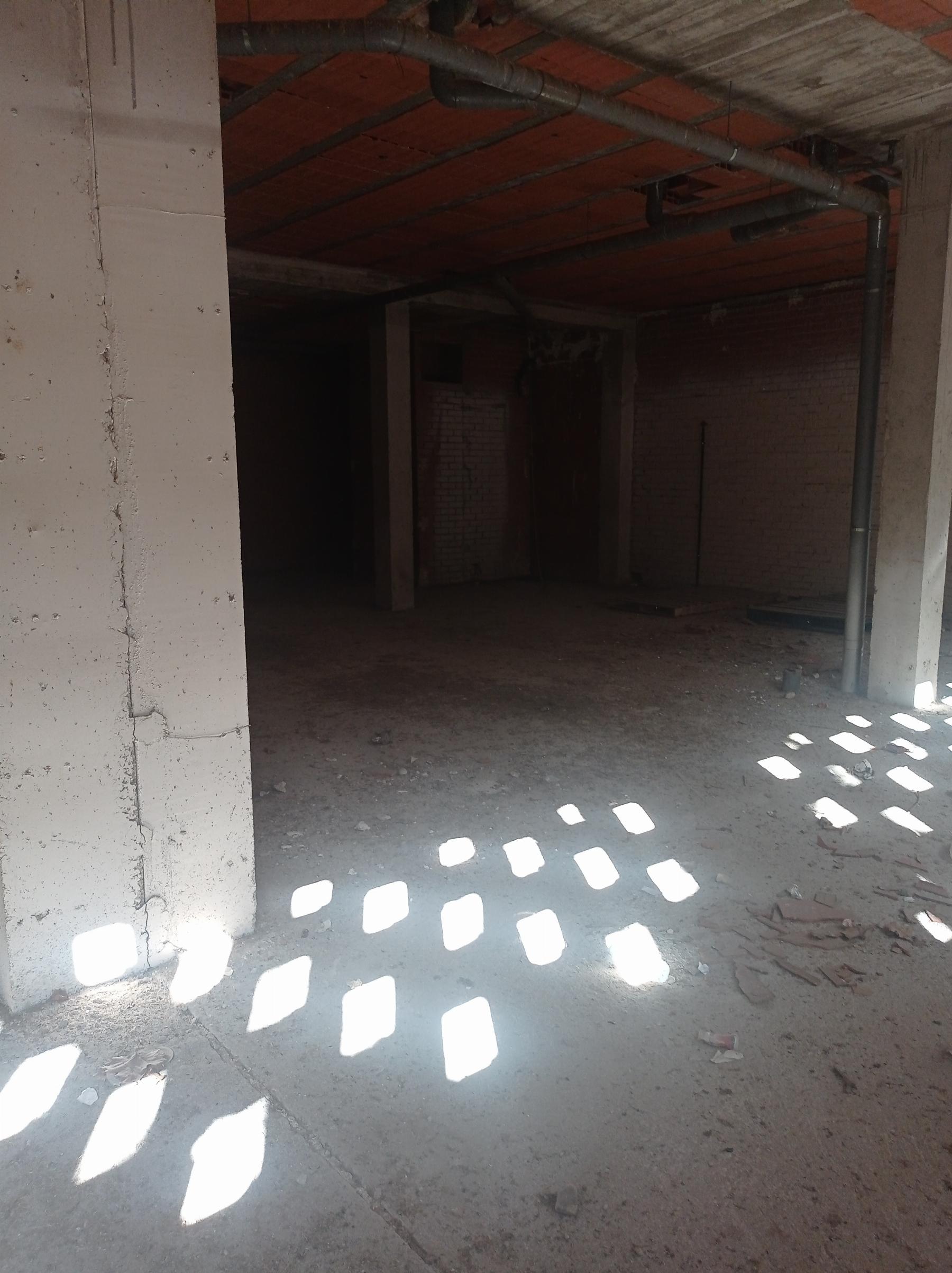 Venta de local comercial en Alcalá de Henares