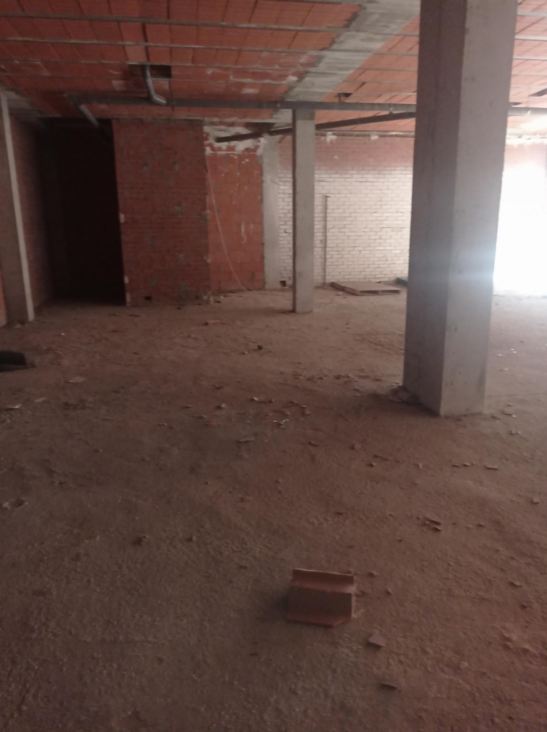 Venta de local comercial en Alcalá de Henares
