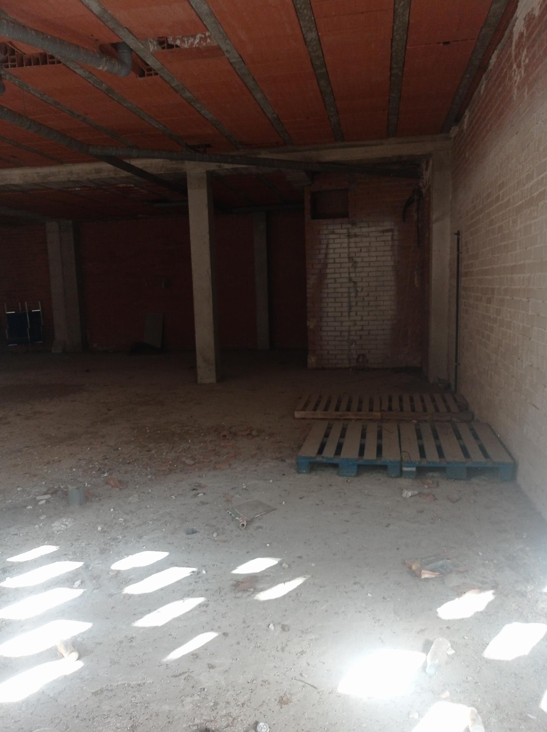 Venta de local comercial en Alcalá de Henares
