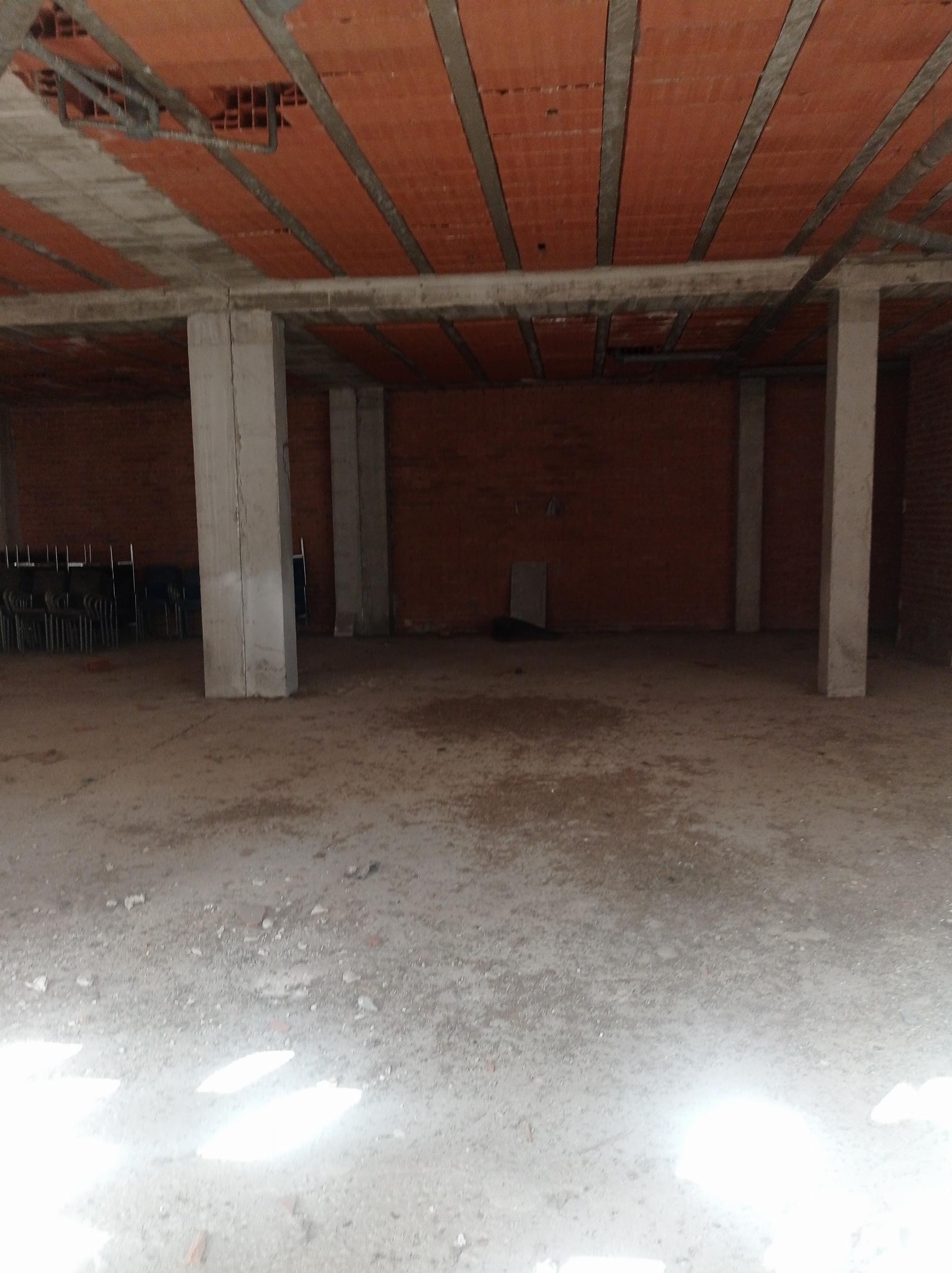 Venta de local comercial en Alcalá de Henares