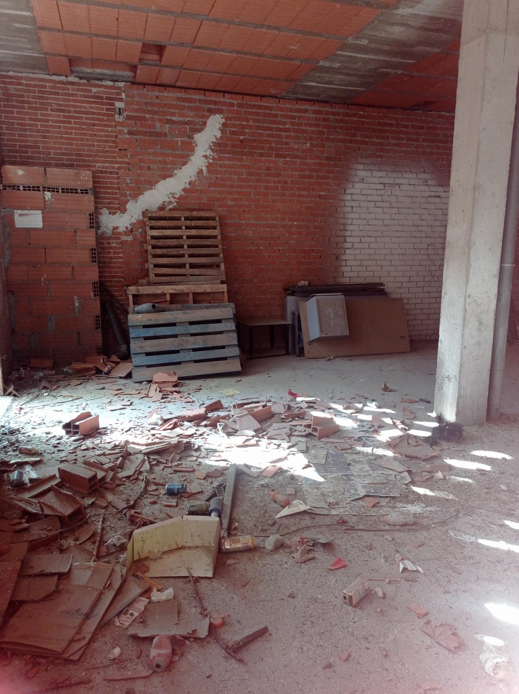 Venta de local comercial en Alcalá de Henares