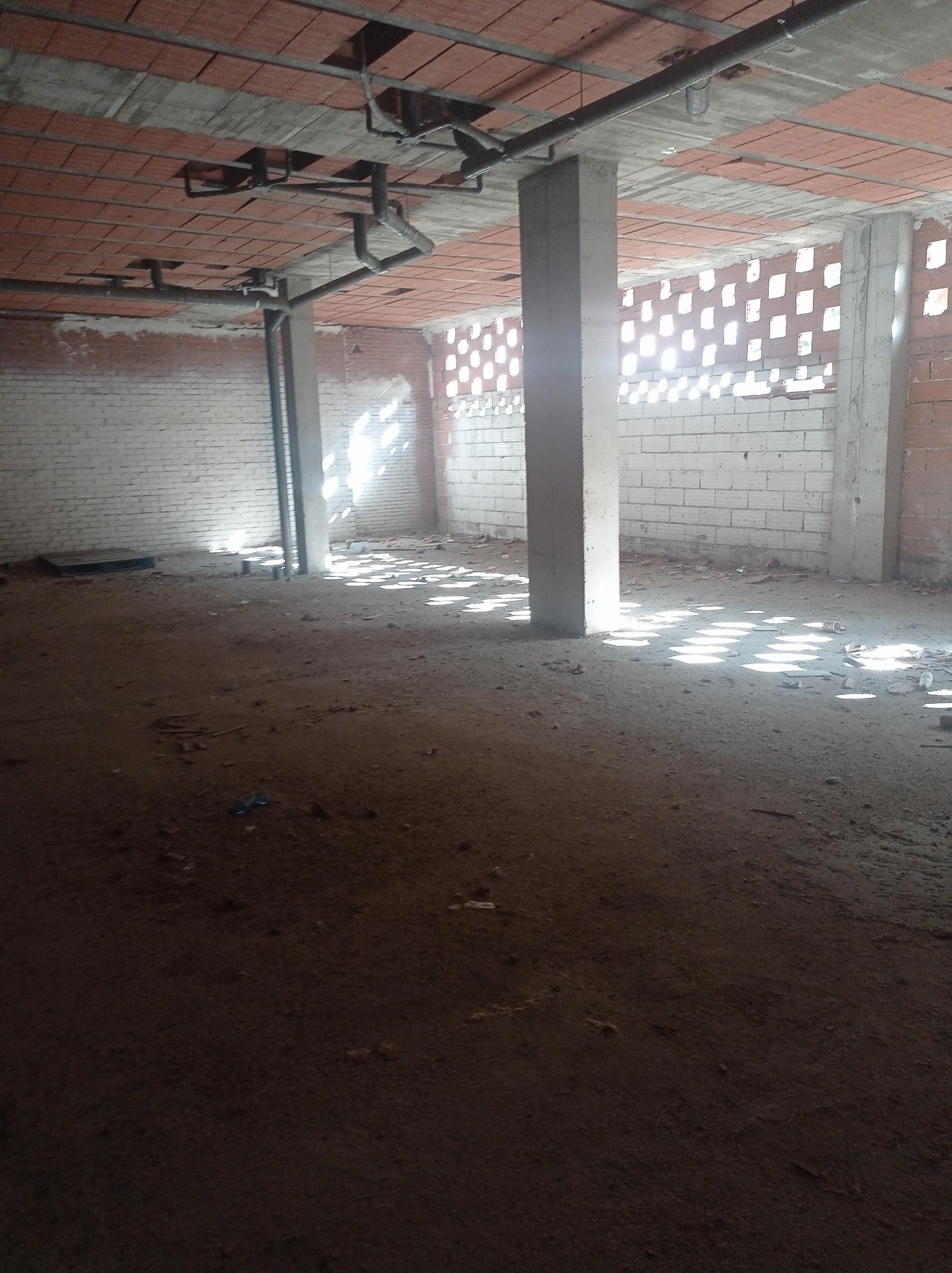 Venta de local comercial en Alcalá de Henares