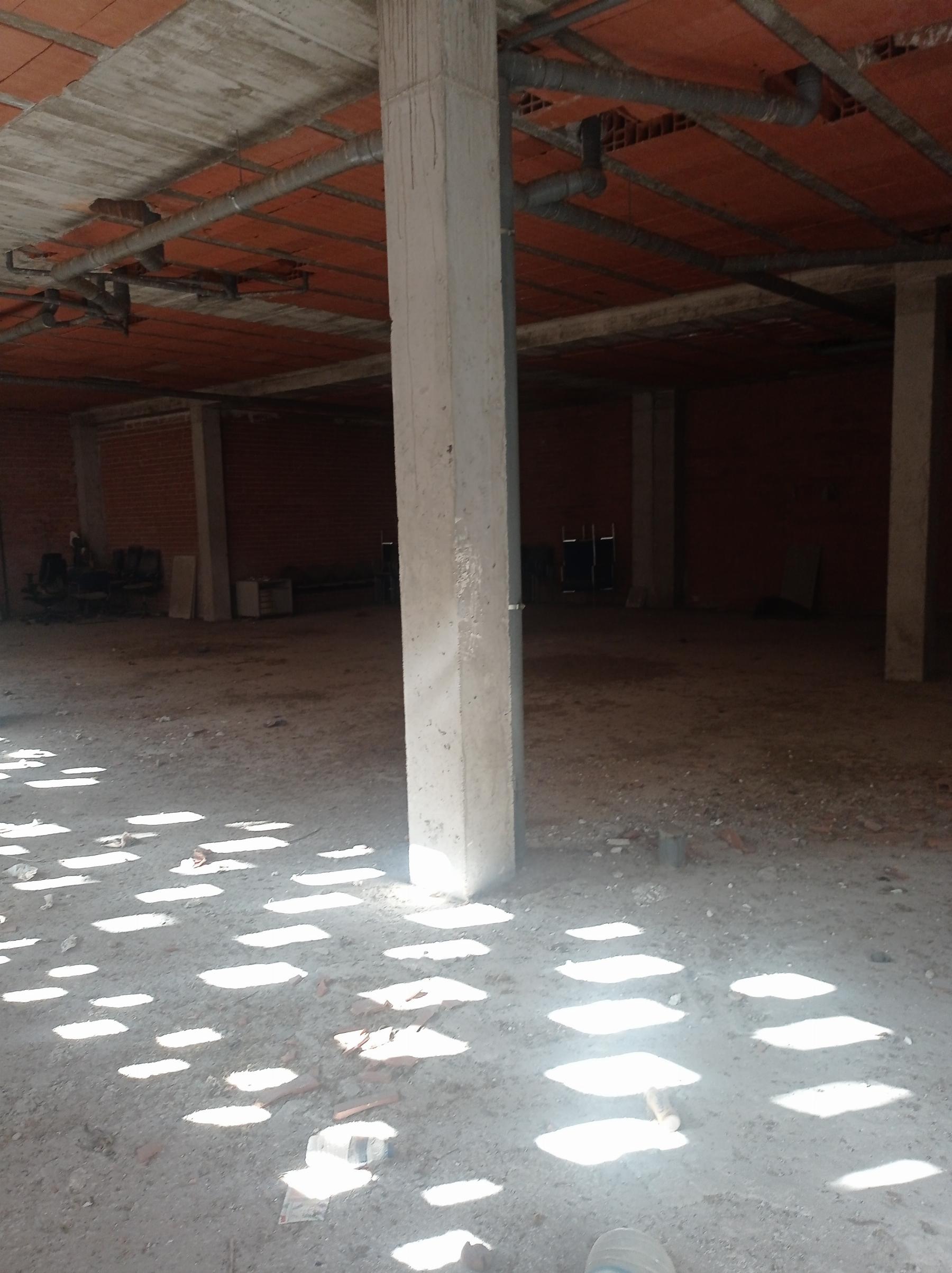 Venta de local comercial en Alcalá de Henares