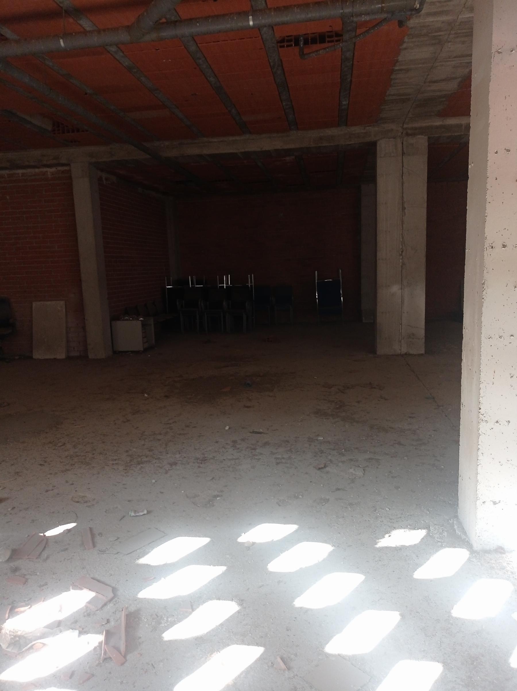 Venta de local comercial en Alcalá de Henares