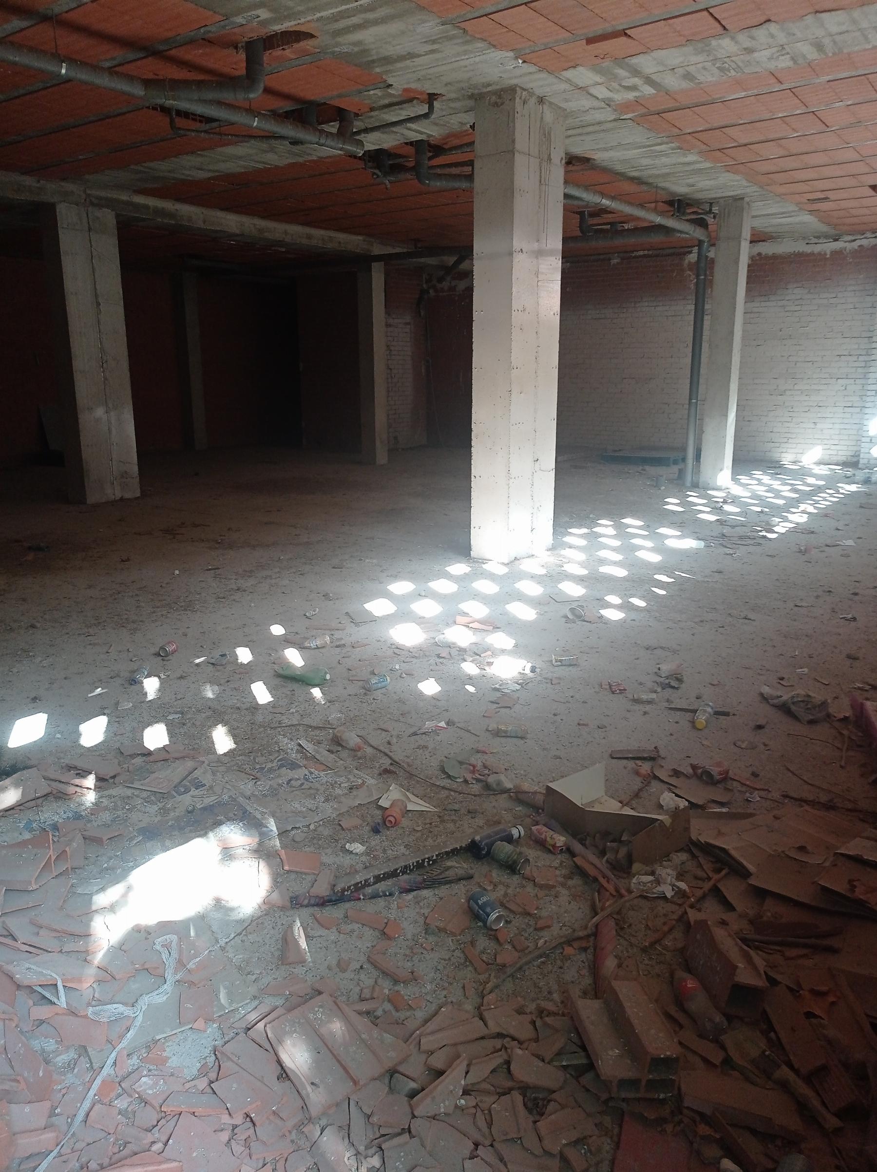 Venta de local comercial en Alcalá de Henares