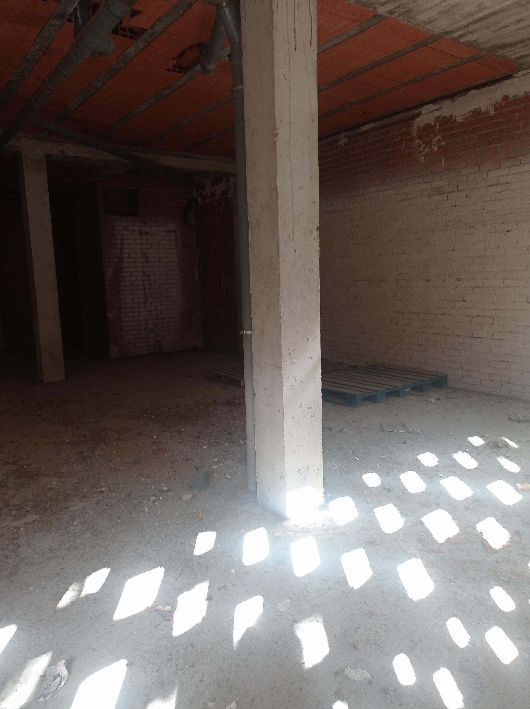 Venta de local comercial en Alcalá de Henares