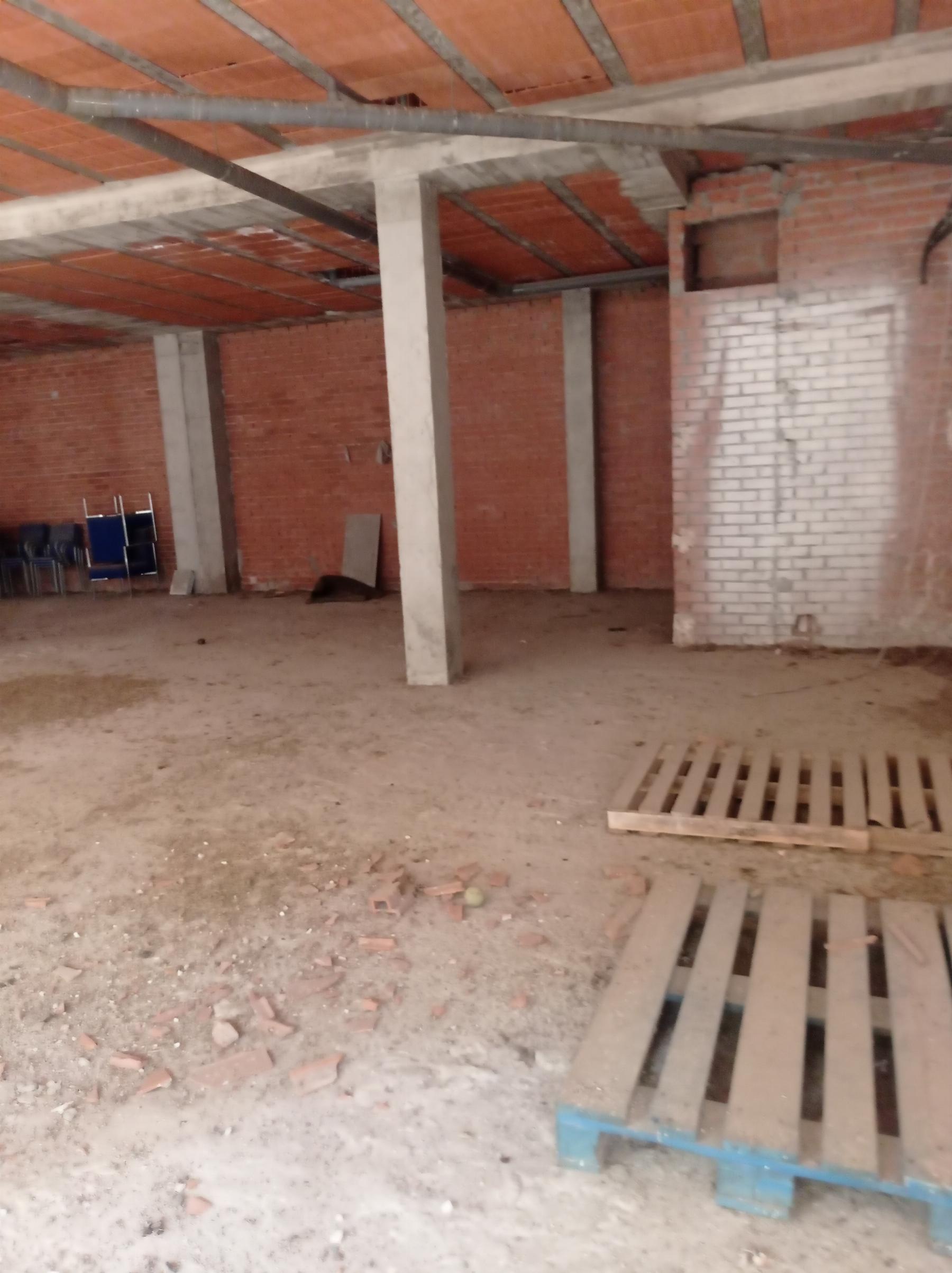 Venta de local comercial en Alcalá de Henares