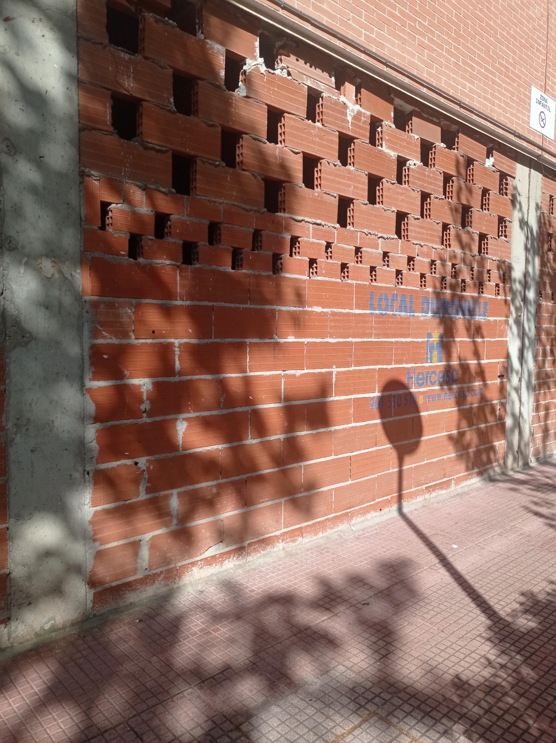 Venta de local comercial en Alcalá de Henares