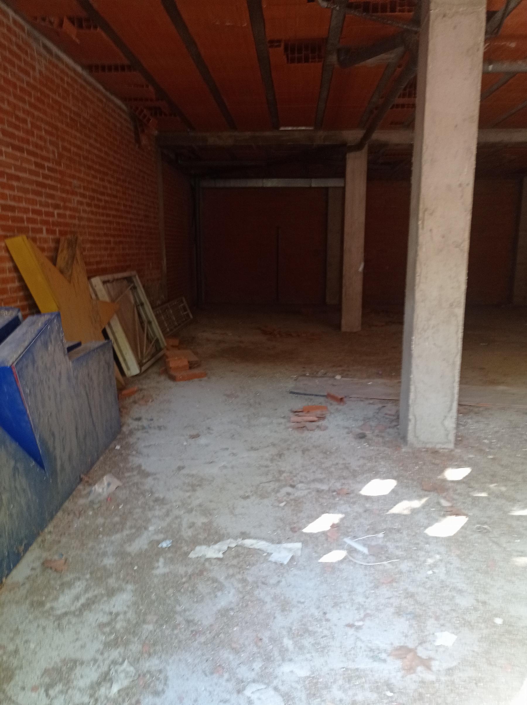 Venta de local comercial en Alcalá de Henares