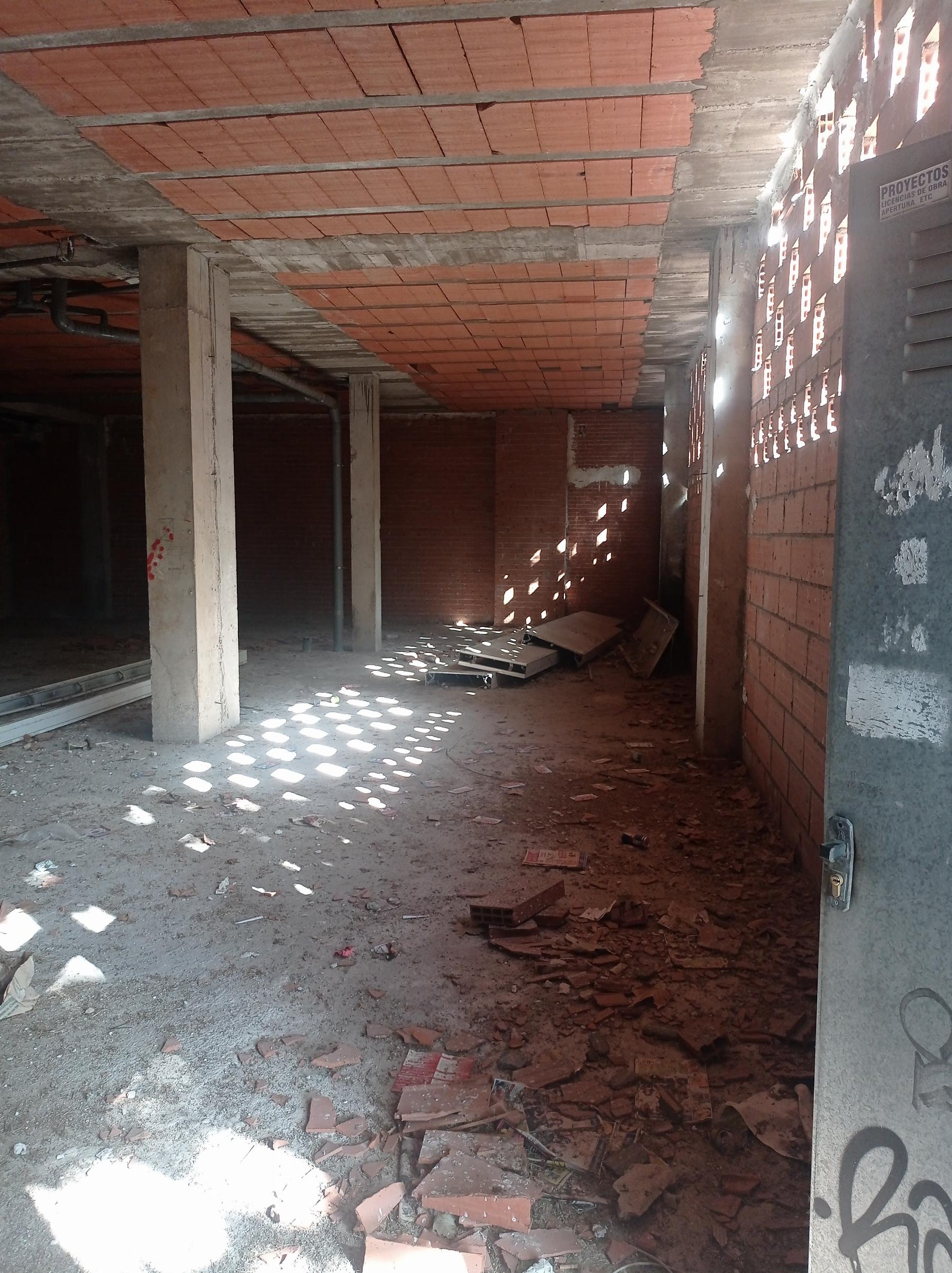 Venta de local comercial en Alcalá de Henares
