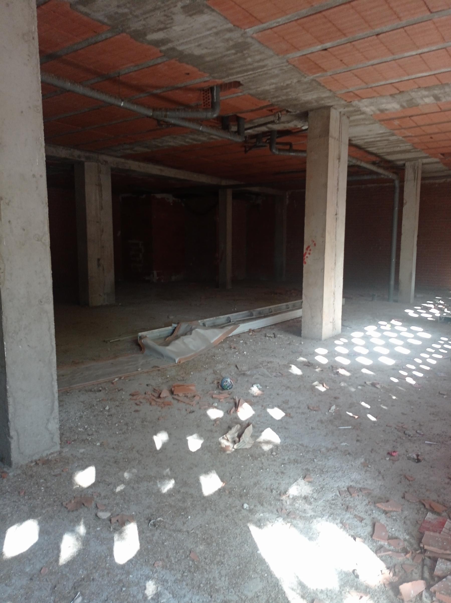 Venta de local comercial en Alcalá de Henares