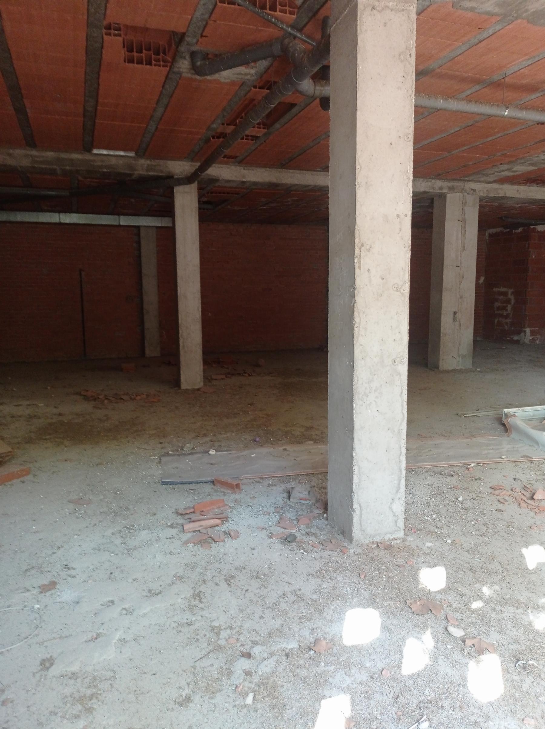 Venta de local comercial en Alcalá de Henares