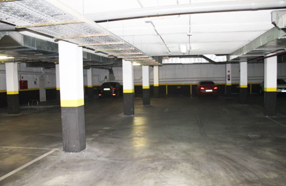 Venta de garaje en Villalbilla
